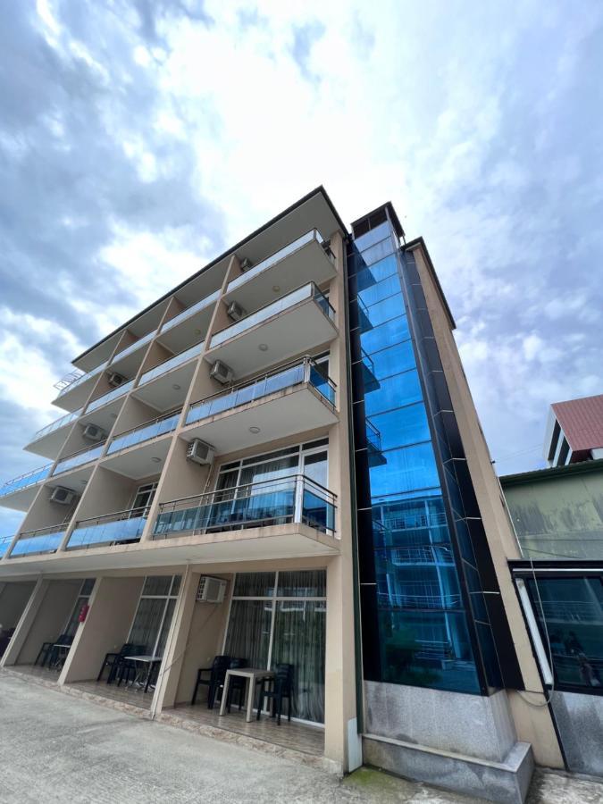 Sunshine Hotel Кваріаті Екстер'єр фото