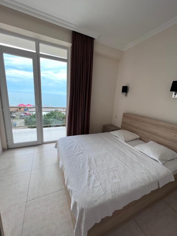 Sunshine Hotel Кваріаті Екстер'єр фото