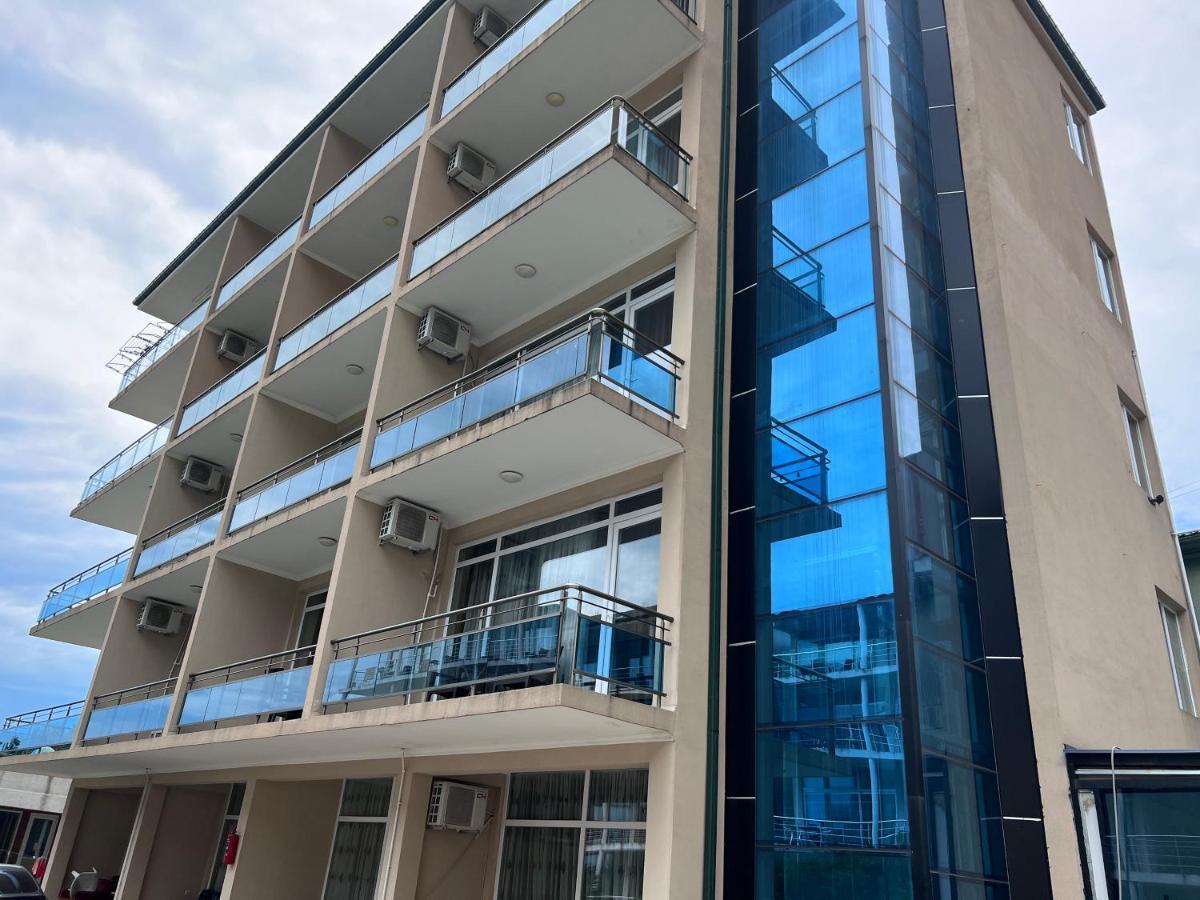 Sunshine Hotel Кваріаті Екстер'єр фото